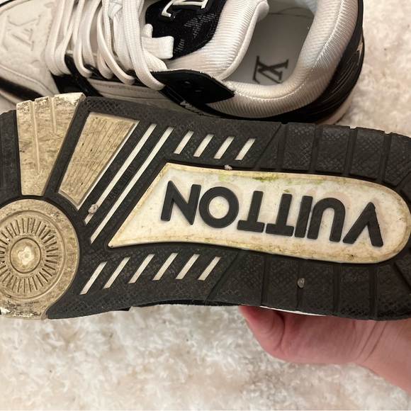 lV Trainer black and white sneaker - Picture 6 of 11